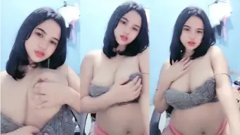 ABG Cantik Mainin Tetek Keluar ASI
