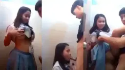 Masih Daun Masih Muda Ngentot Di Kamar Mandi